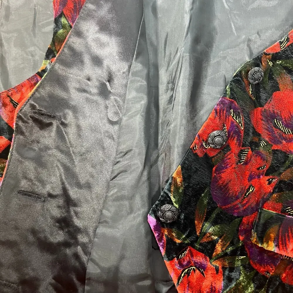 Women's Red Floral Vest - Picture 9 of 11